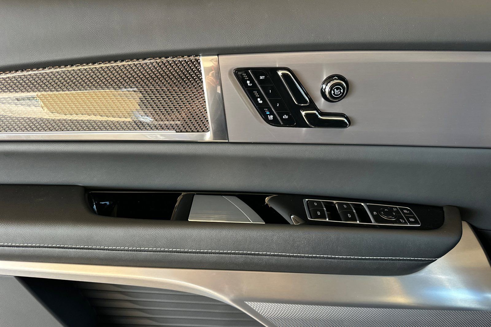 2026 Cadillac VISTIQ Sport - Photo 11