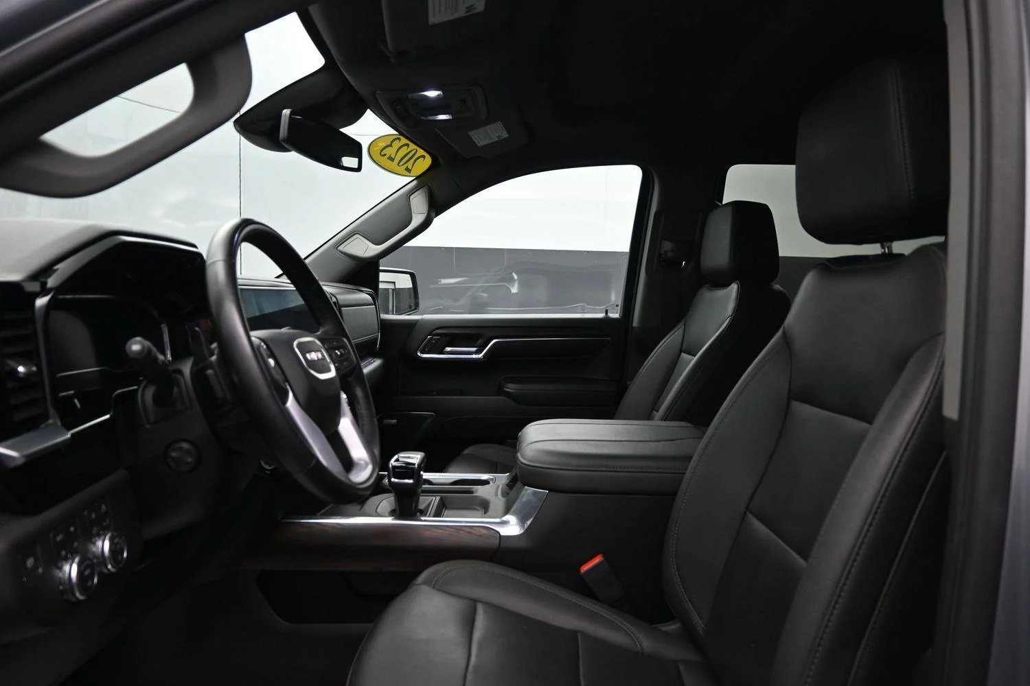 Used 2023 SILVER                    GMC  image 26