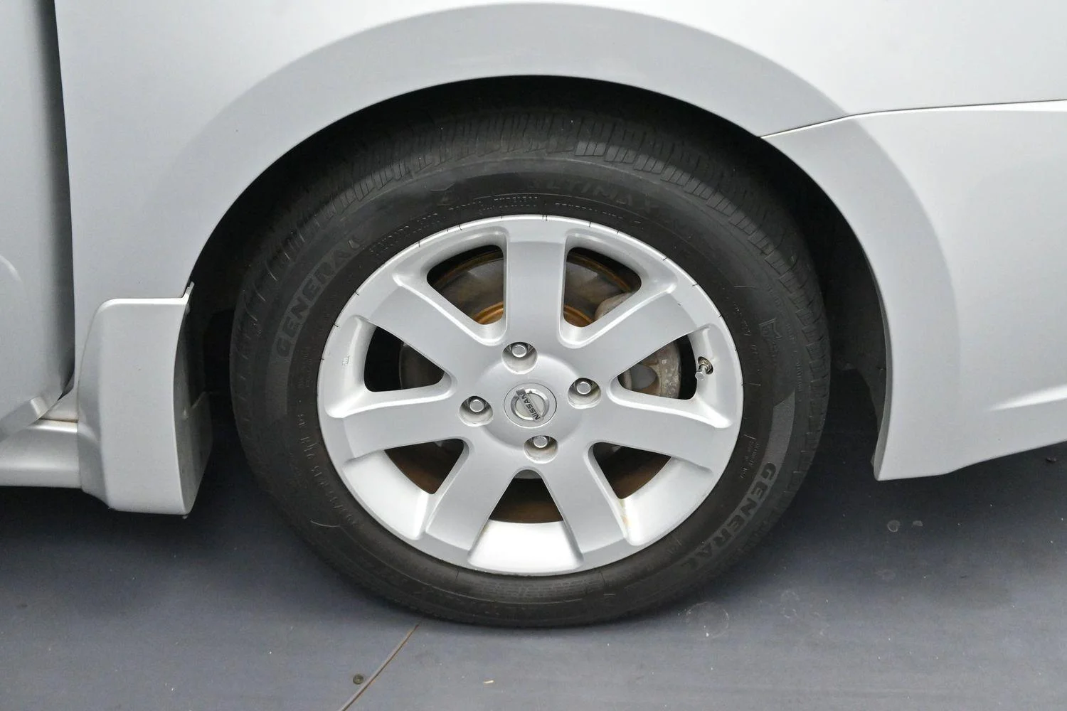 Used 2010 Brilliant Silver Metallic Nissan 2.0 SR image 26