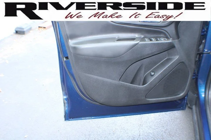 Used 2022 Blue Glow Metallic Chevrolet LT image 6