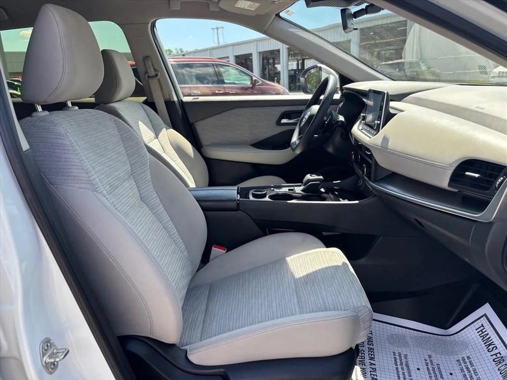 Used 2023 White Nissan SV image 14