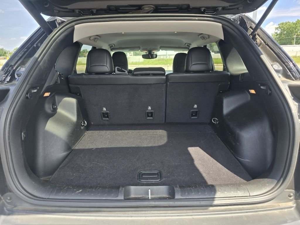 Used 2019 Black Jeep Latitude Plus image 15