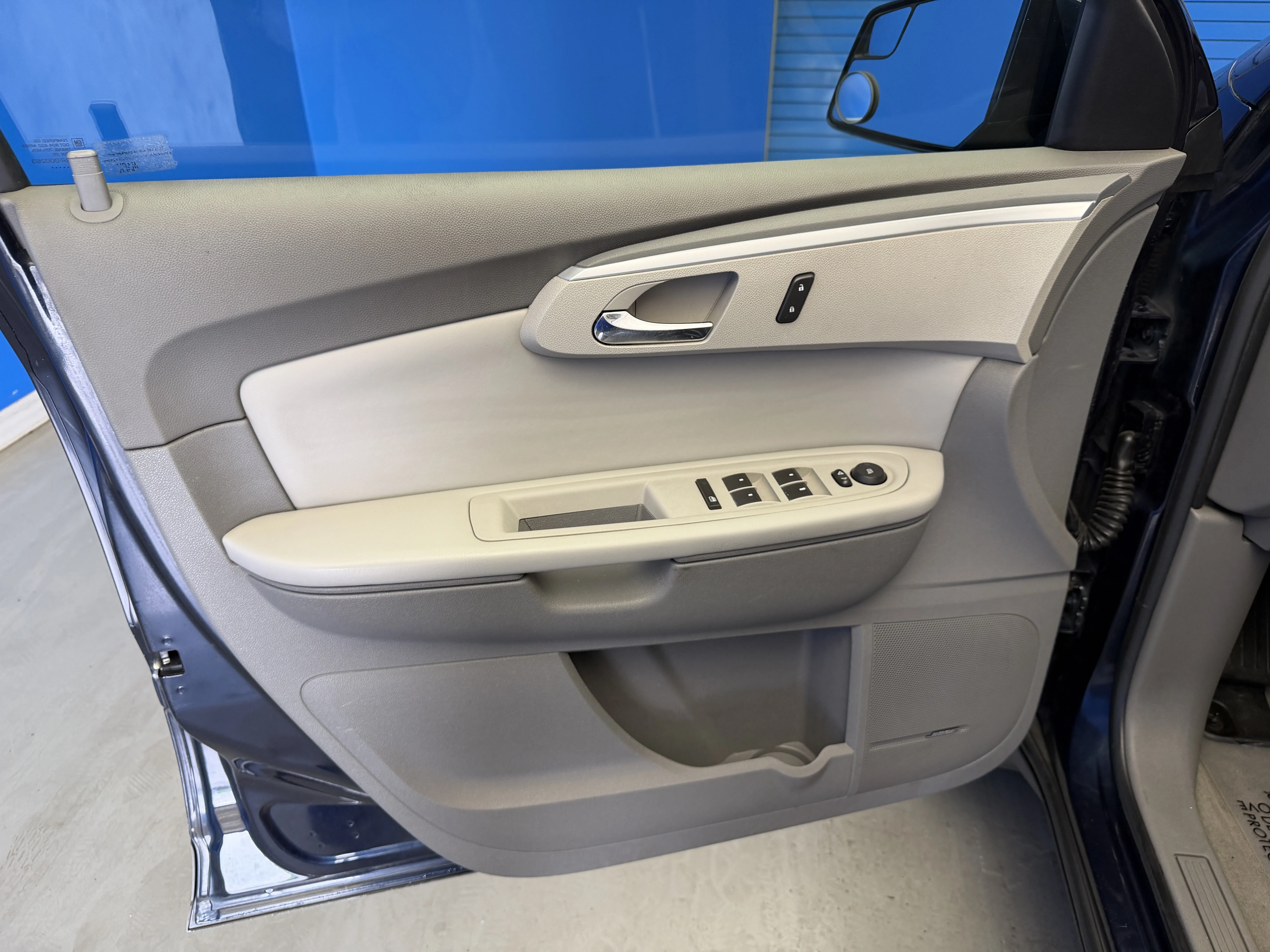 Used 2011 Dark Blue Metallic Chevrolet LT w/2LT image 11