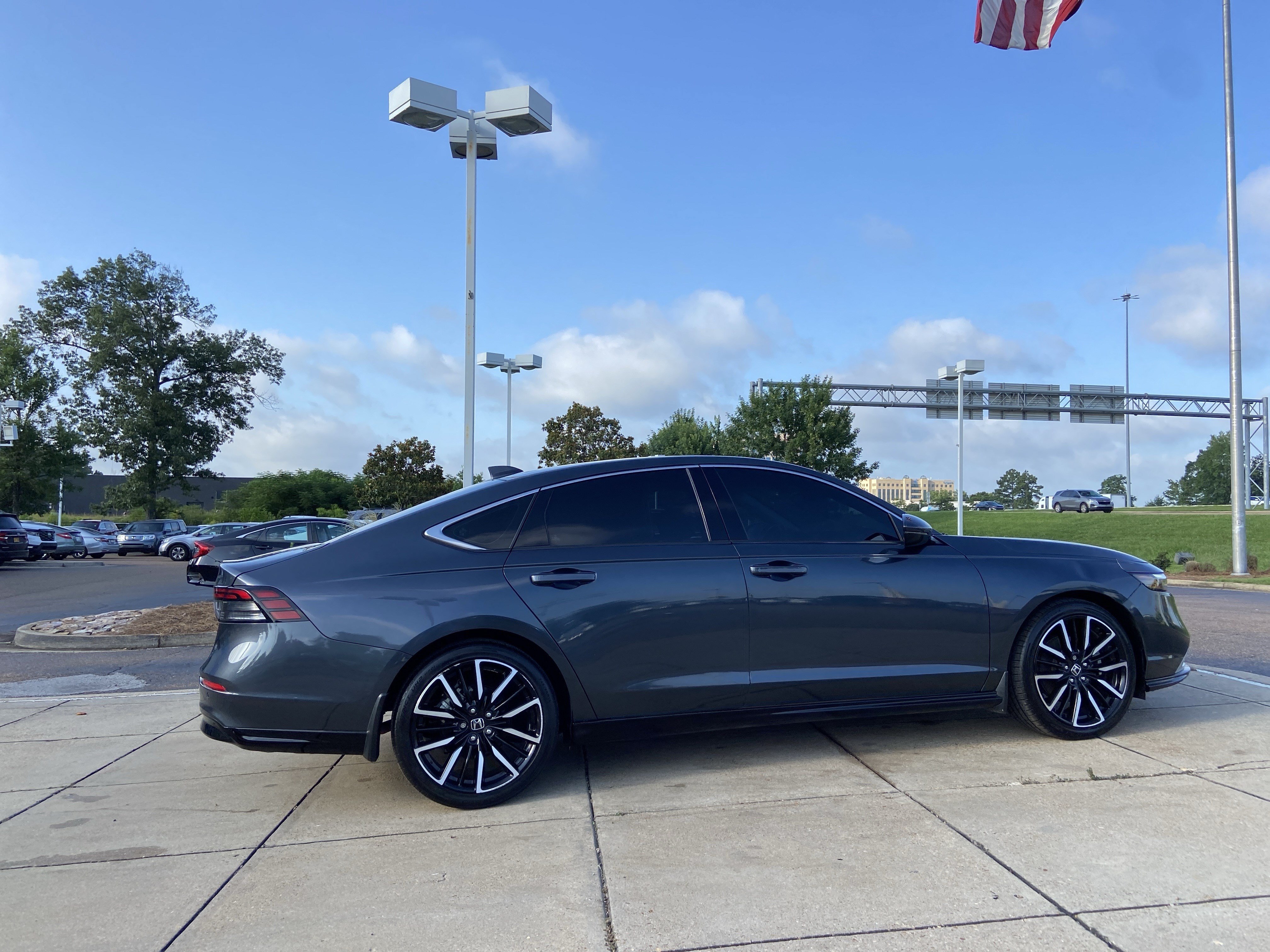 Used 2023 Meteorite Gray Metallic Honda Touring image 12