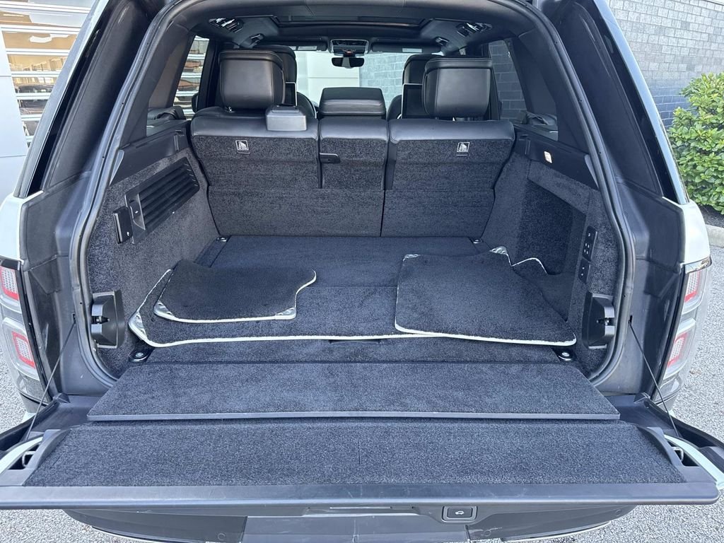 Used 2019 SVO PALETTE WHITE Land Rover SVAutobiography image 6