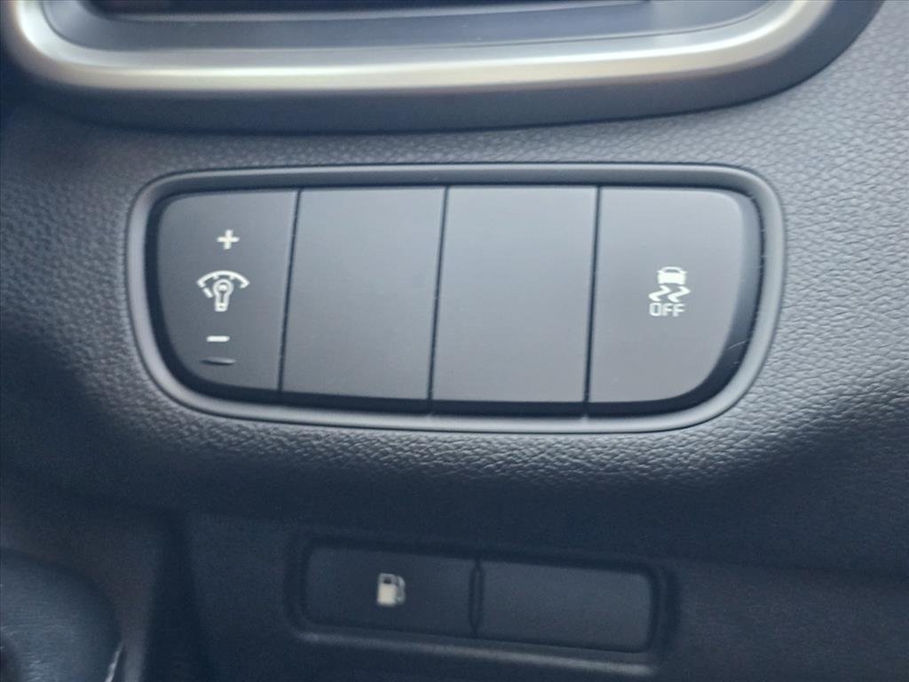Used 2020 Black Kia LX image 21