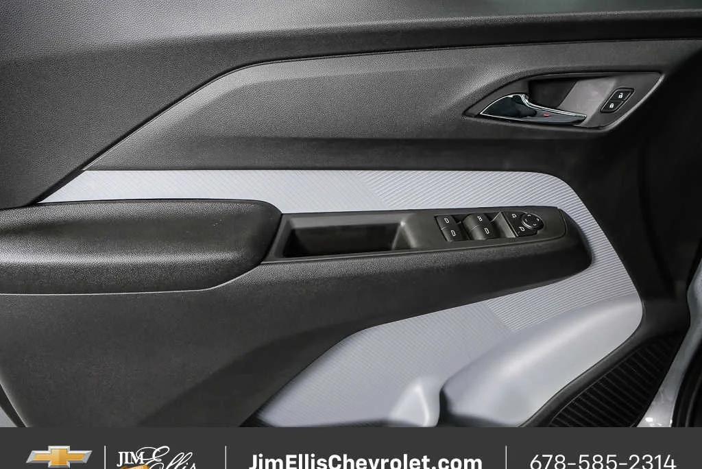 2027 Chevrolet Bolt LT - Photo 6