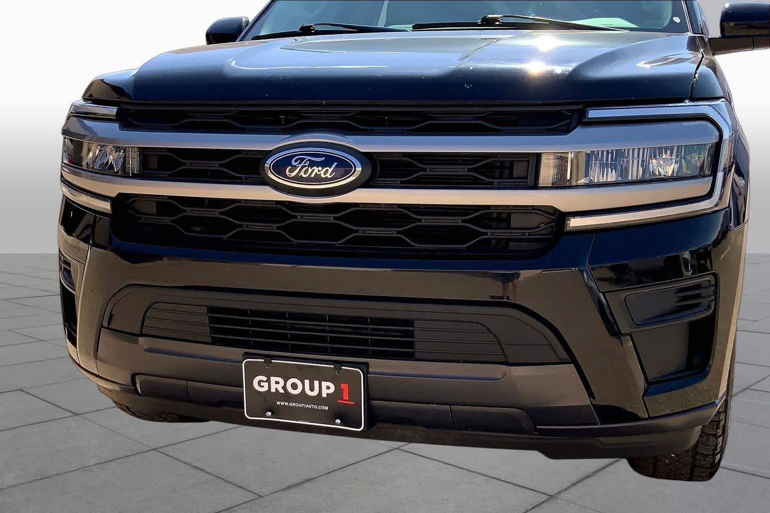 Used 2011 White Diamond Tricoat Chevrolet LTZ image 29