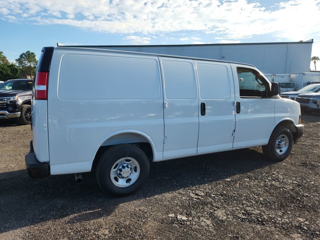 2025 Chevrolet Express Cargo Work Van - Photo 11