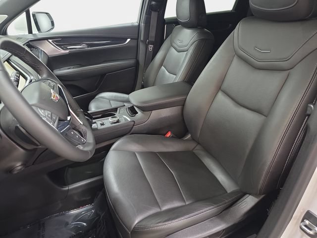 Certified Used 2022 Crystal White Tricoat Cadillac Premium Luxury image 11