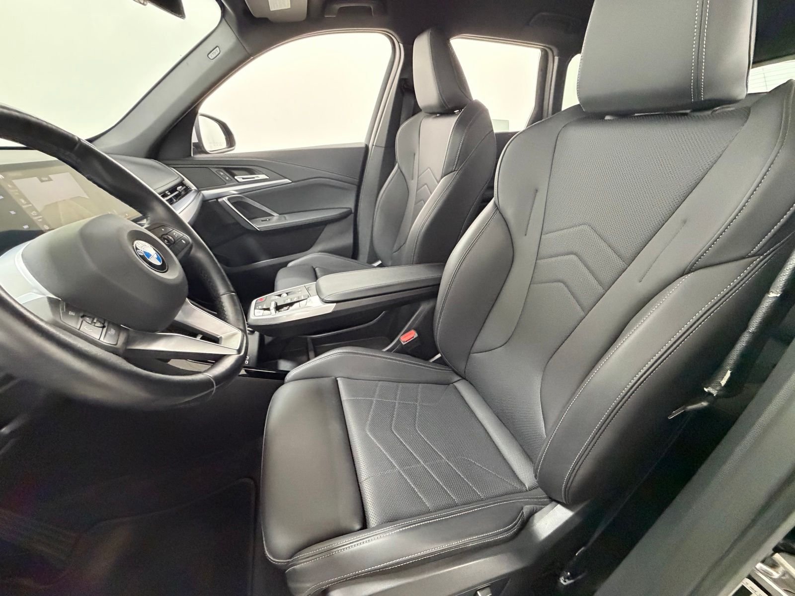 Used 2023 Black Sapphire Metallic BMW xDrive28i image 29