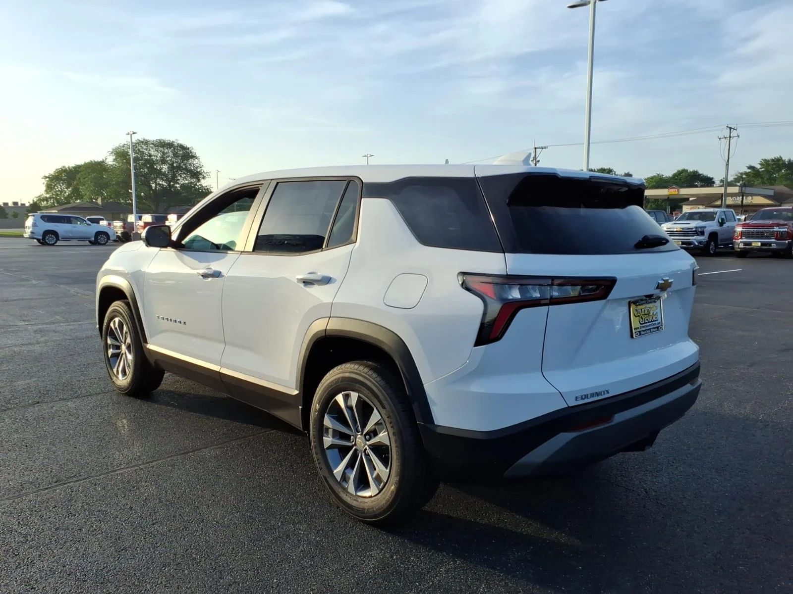 2027 Chevrolet Equinox LT - Photo 3
