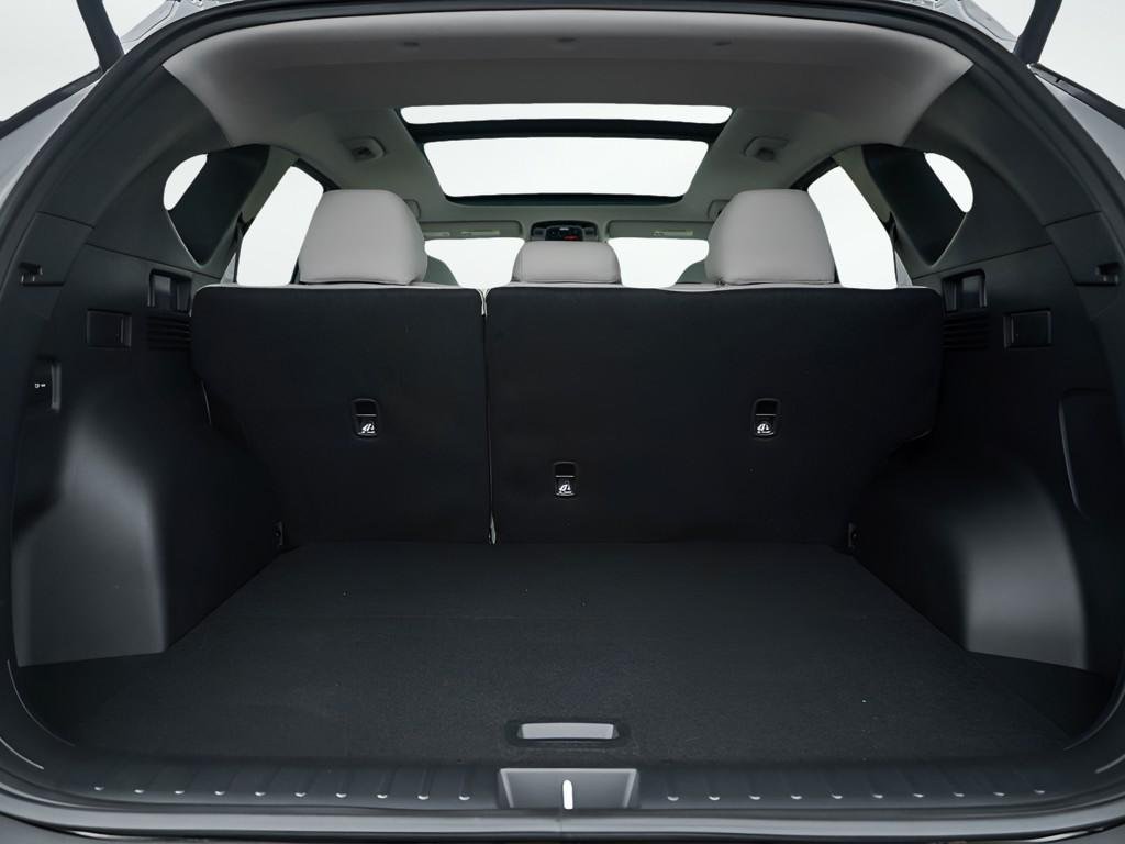 New 2026 Shimmering Silver Hyundai Limited AWD image 34