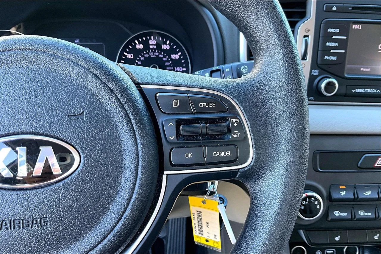 Used 2017 White Kia LX image 28