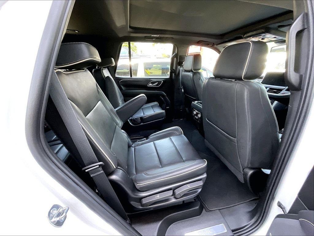 Used 2023 White GMC SLT image 16