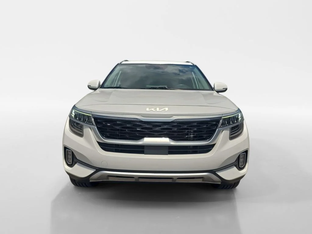 Used 2022 Snow White Pearl Kia SX image 9