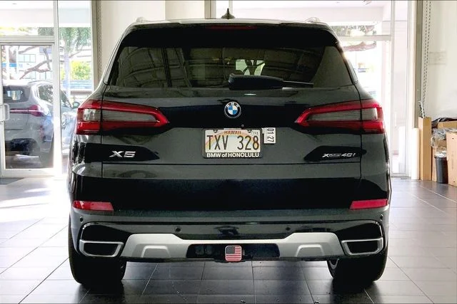 Used 2019 Black BMW xDrive40i image 4