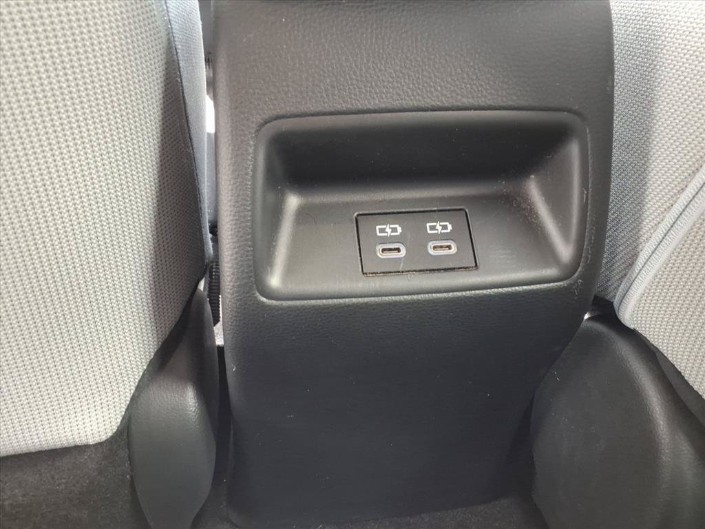 2025 Toyota Corolla Hatchback SE - Photo 14