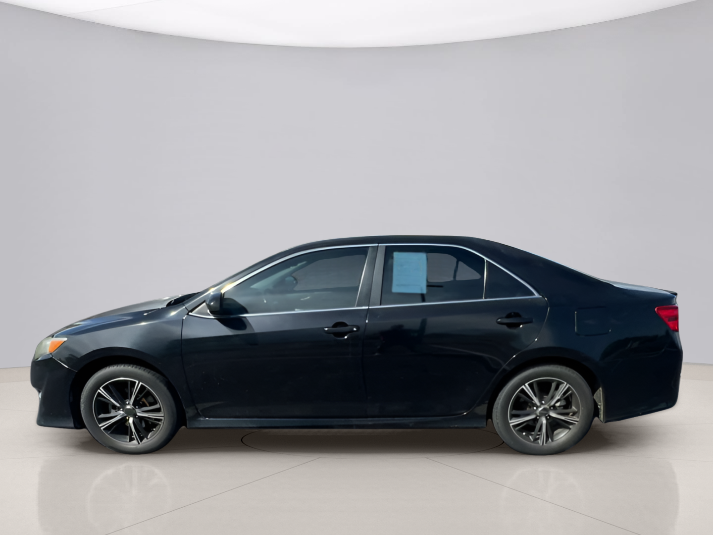 2013 Toyota Camry SE photo 3