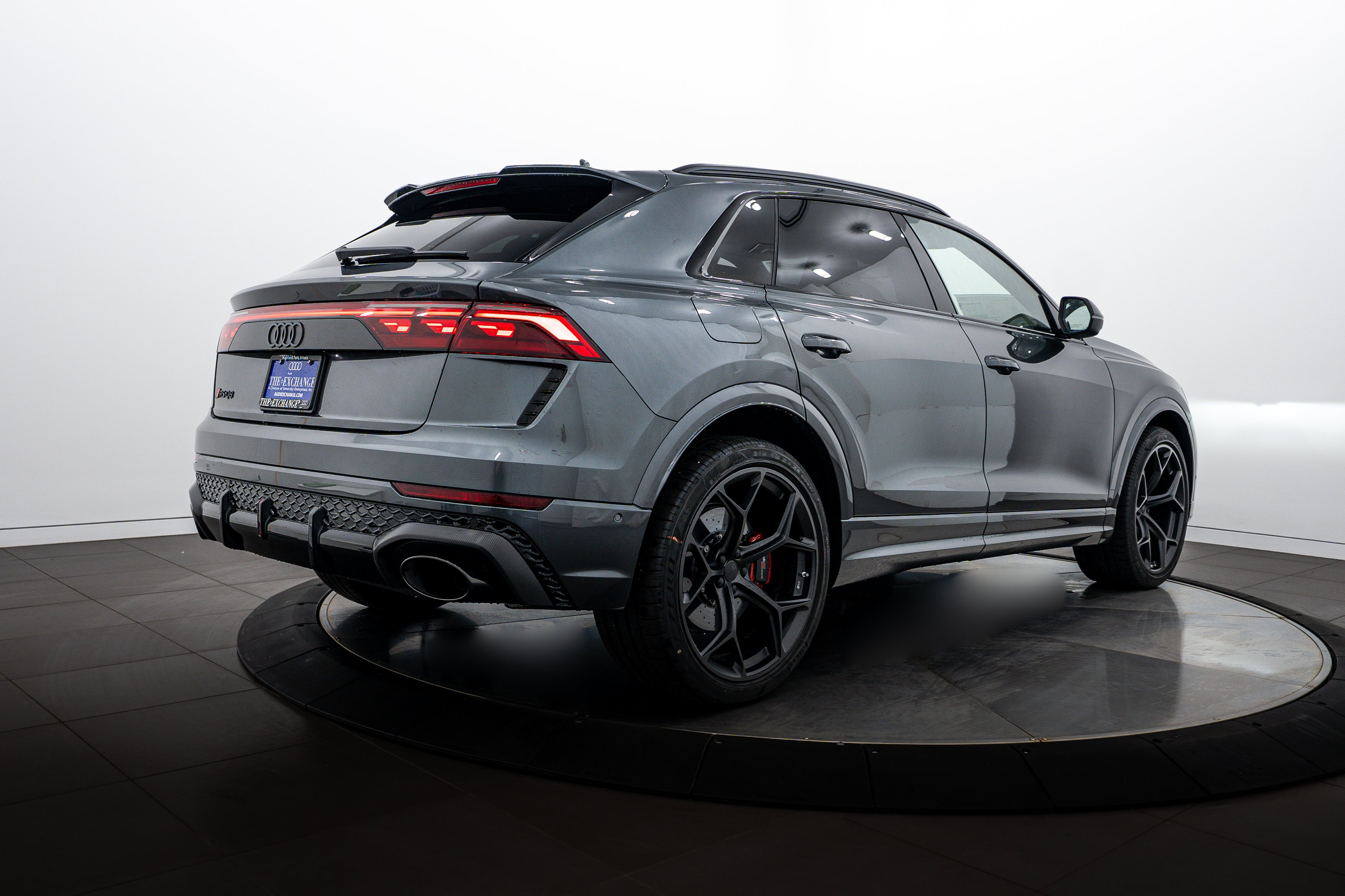 New 2026 DAYTONA GRAY Audi performance image 4