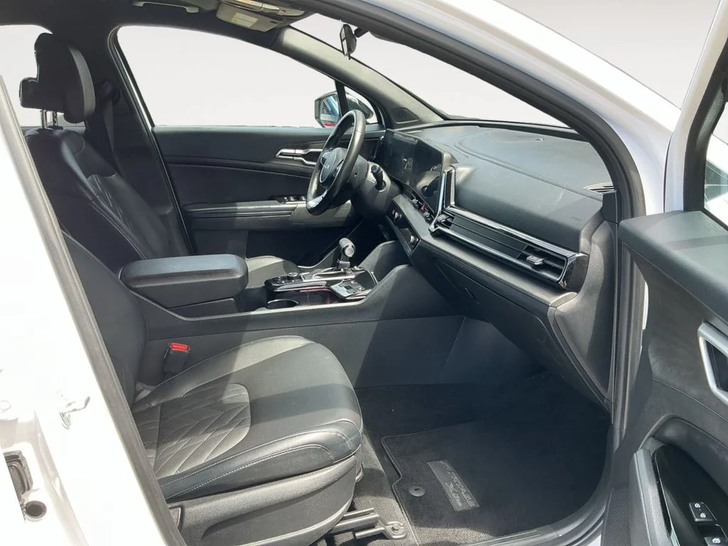 Used 2023 White Kia X-Line image 16