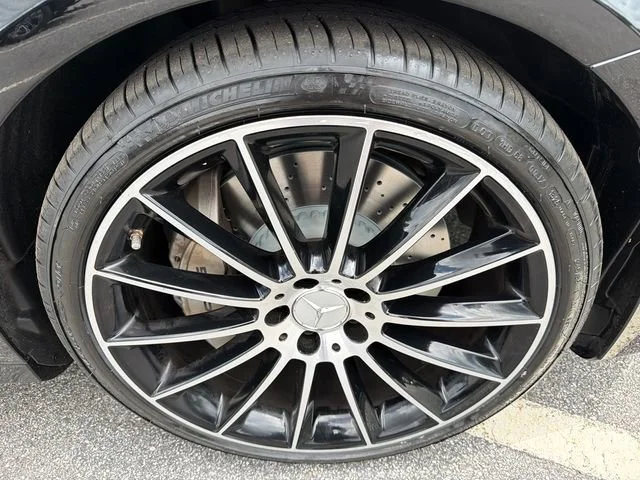 Used 2019 Red Mercedes-Benz 4MATIC® image 12