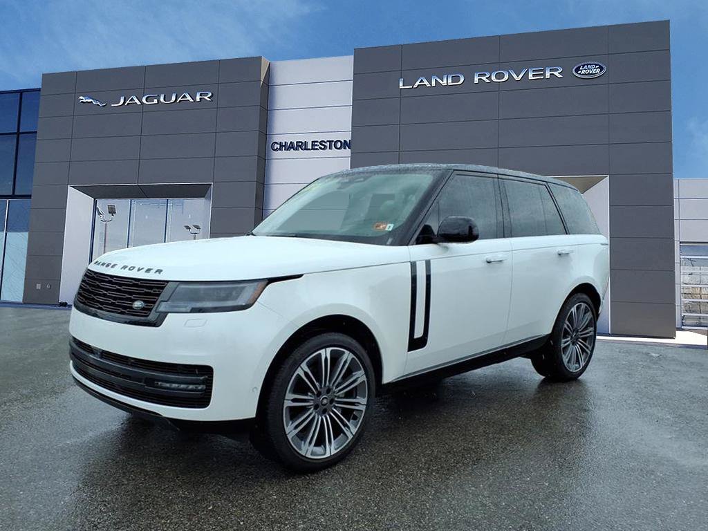Used 2025 Ostuni Pearl White Premium Metallic Land Rover SE image 1