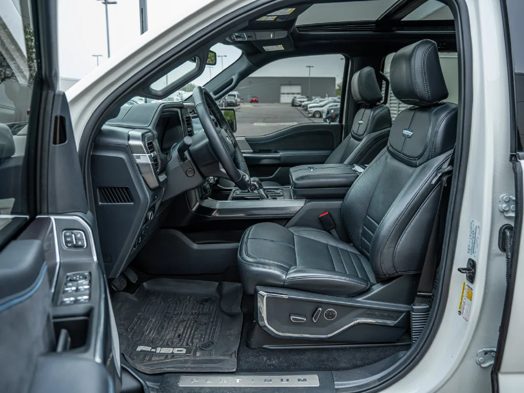 Used 2025 White Metallic Ford Platinum image 34