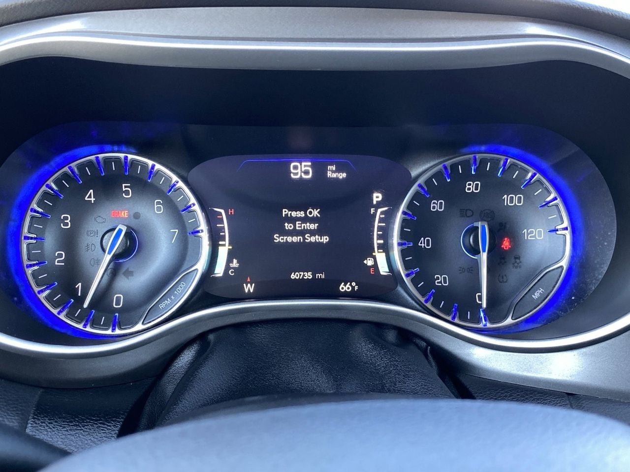 Used 2022 Bright White Chrysler Touring L image 31
