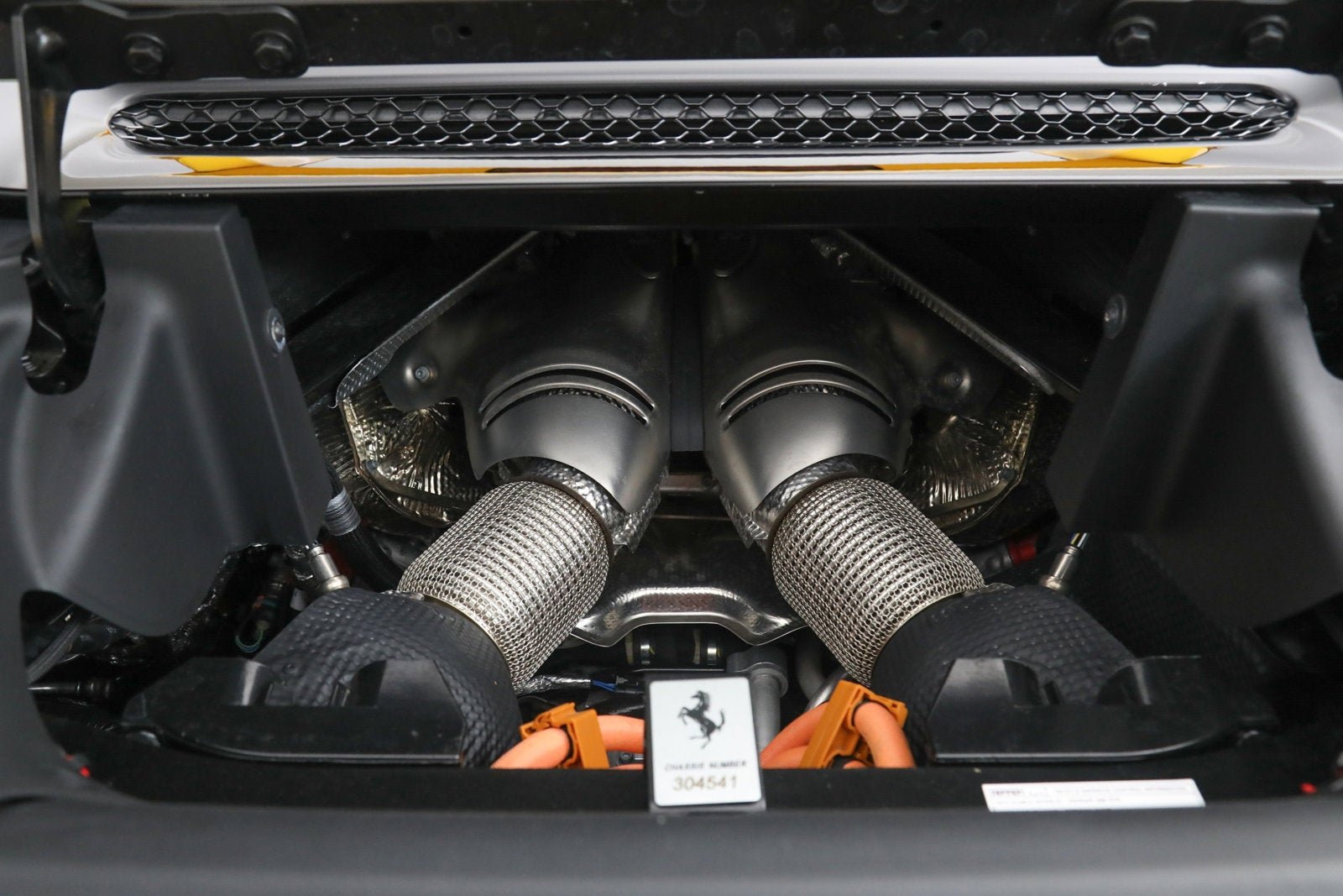 Used 2024 Giallo Modena Ferrari  image 36