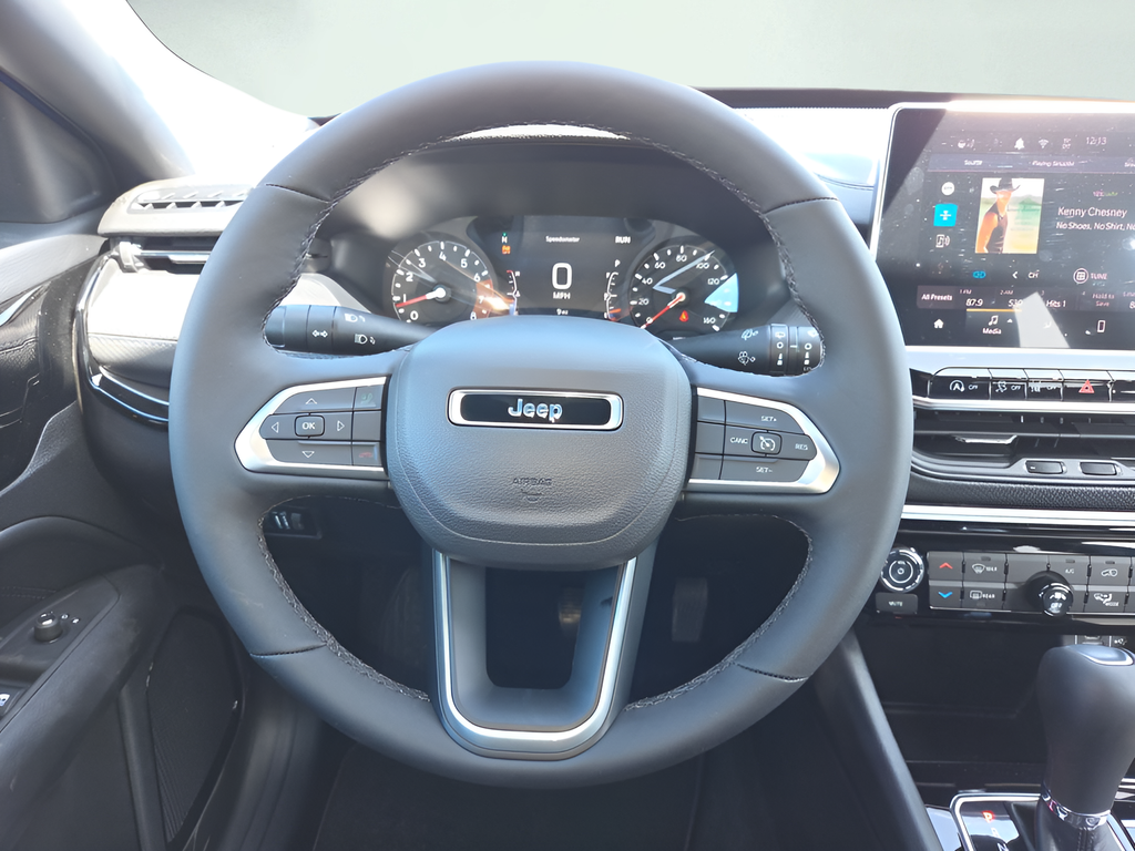 New 2026 Hydro Blue Pearl-Coat Exterior Paint Jeep Latitude image 14