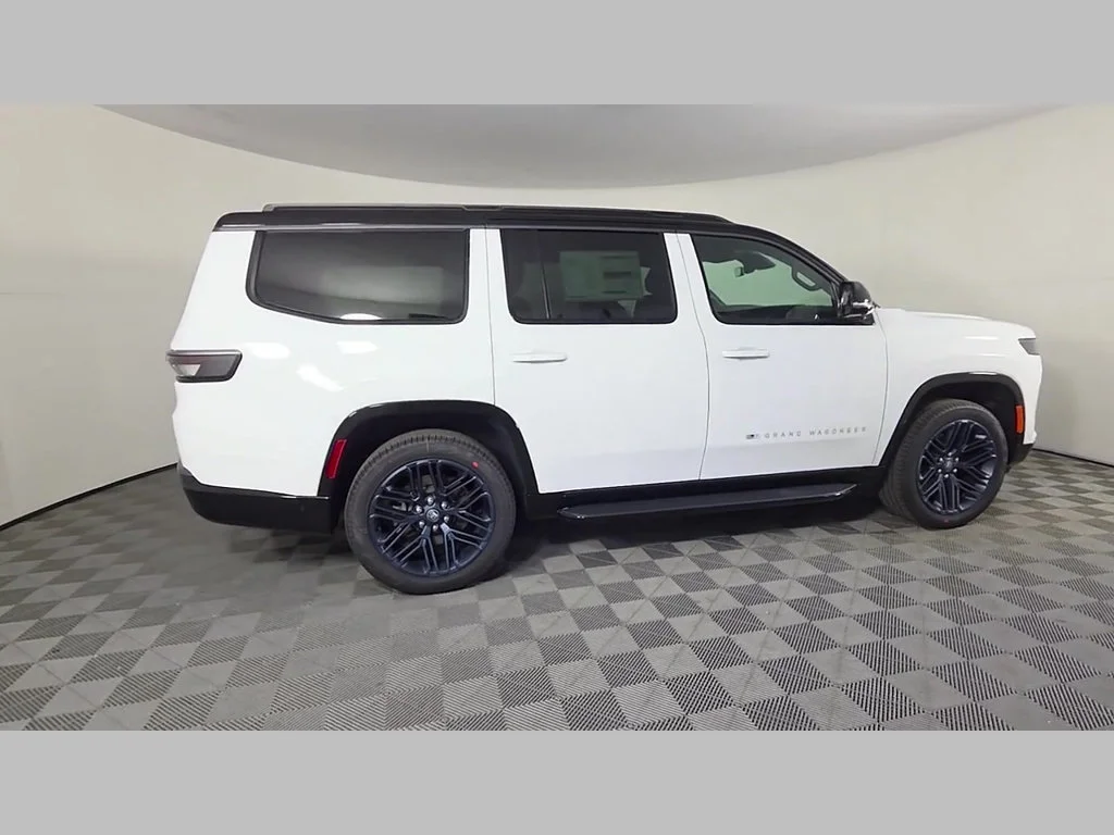 New 2026 Bright White Clear-Coat Exterior Paint Jeep 85th Anniversary image 25