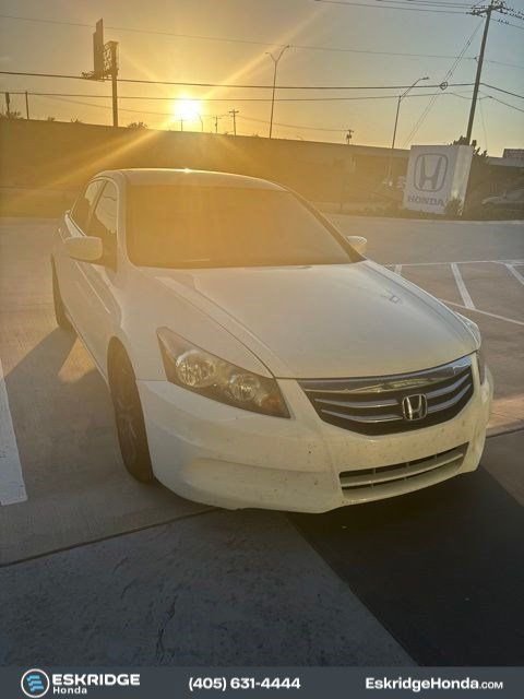 Used 2012 White Honda LX image 2