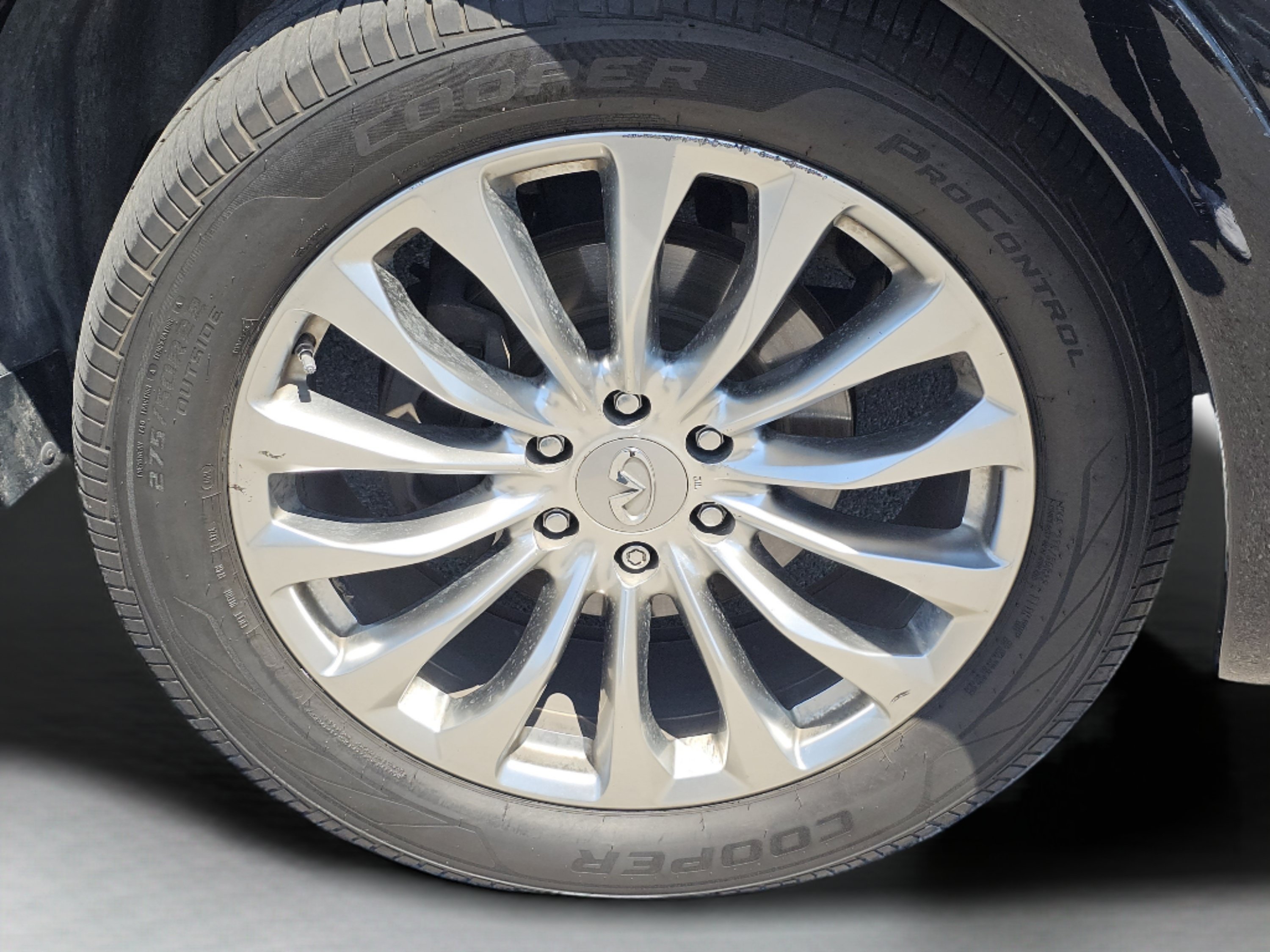 Used 2015 Black Obsidian INFINITI Base image 20
