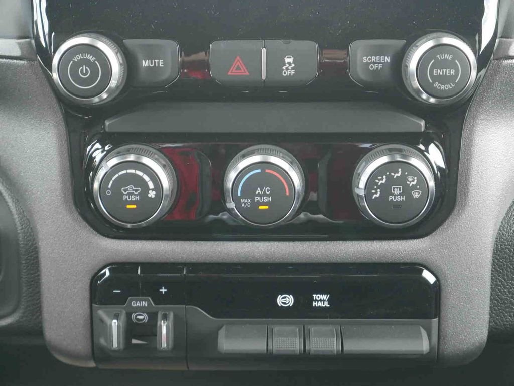 2026 RAM 3500 Tradesman - Photo 6