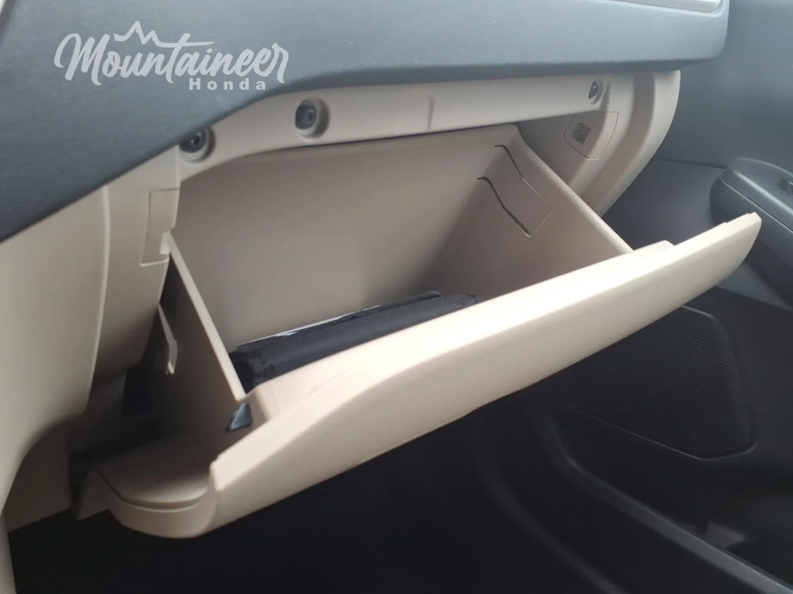 Used 2020 Agate Black Ford SEL image 40