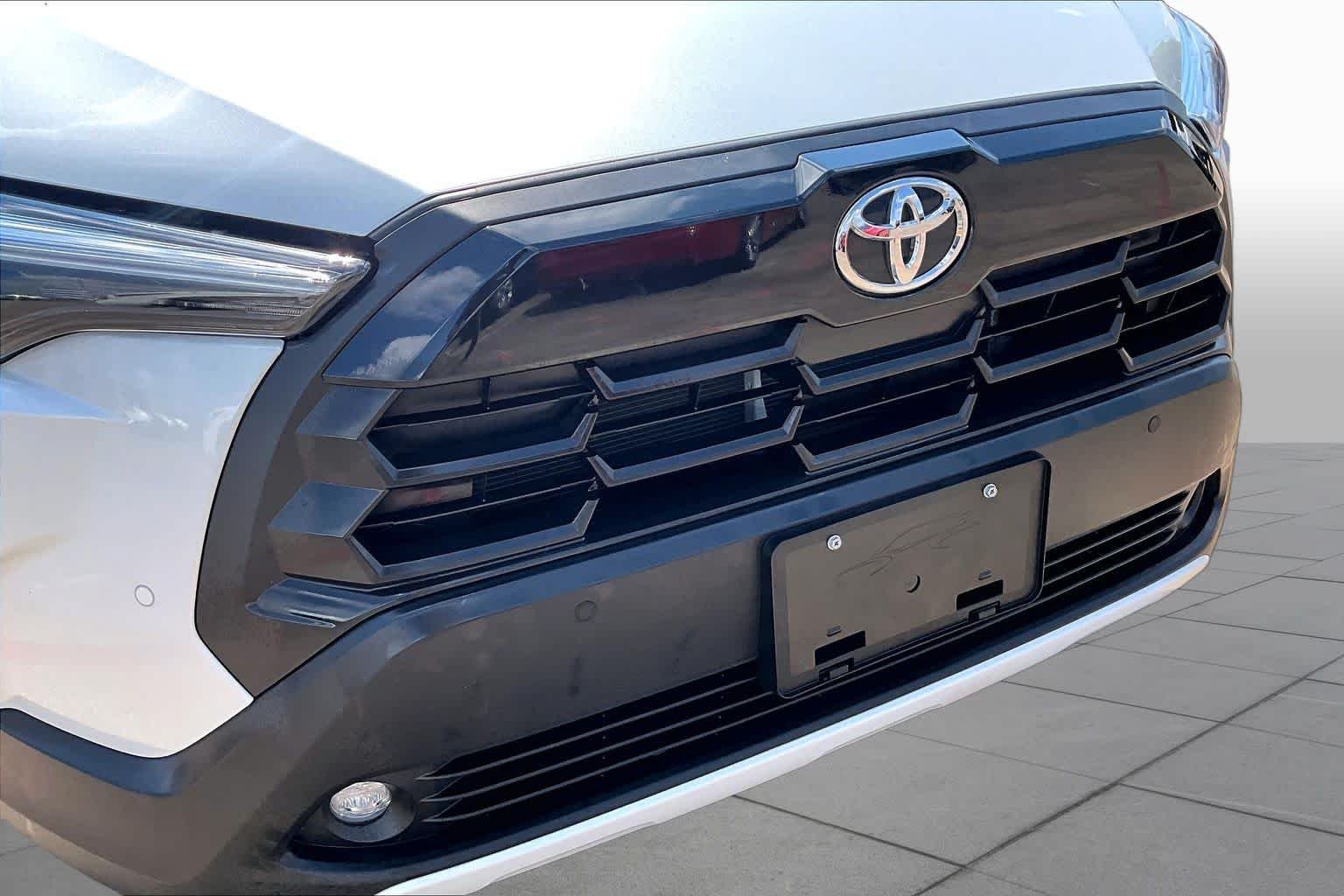 Certified Used 2026 Wind Chill Pearl Toyota XLE image 30