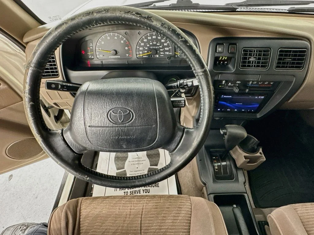Used 1997  Toyota SR5 image 11
