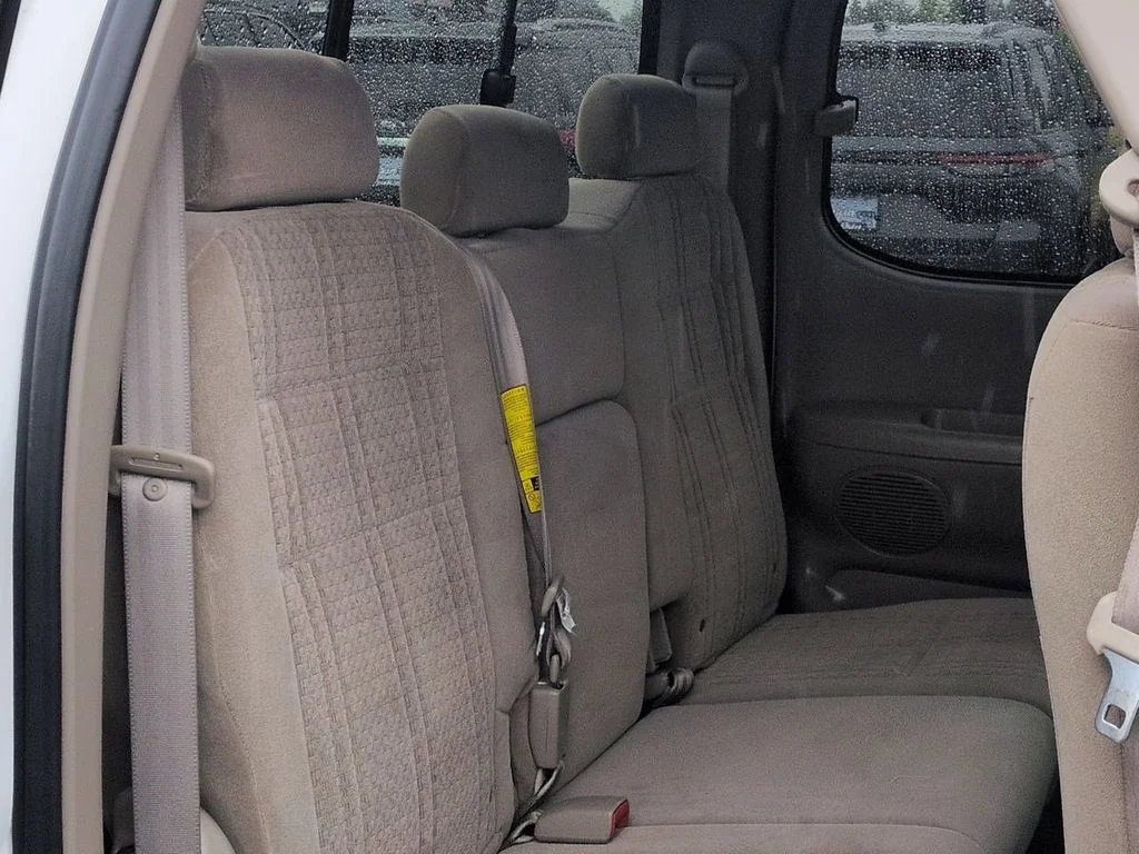 Used 2006 Natural White Toyota SR5 image 26
