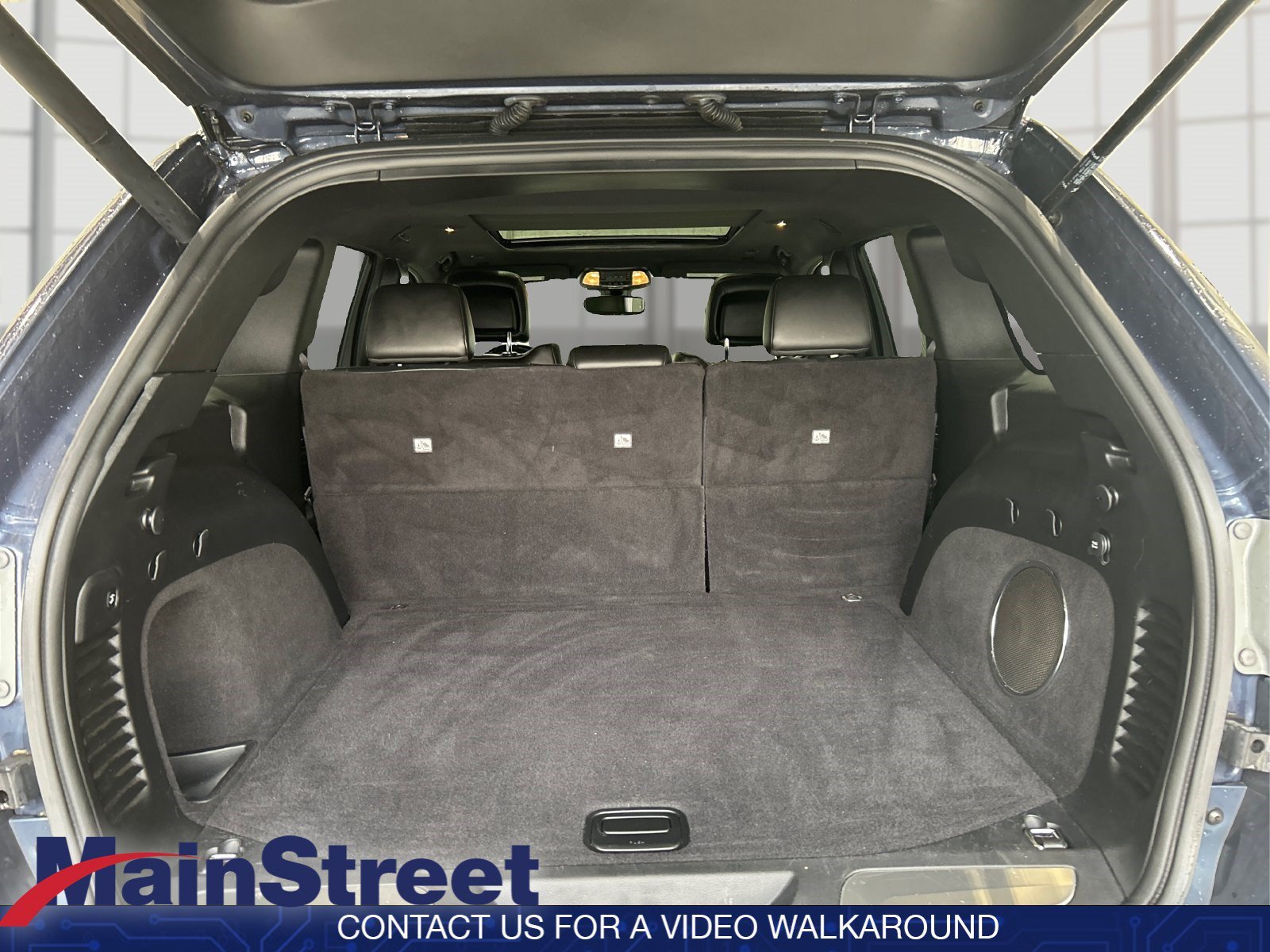 Used 2021 Slate Blue Pearlcoat Jeep Overland image 12