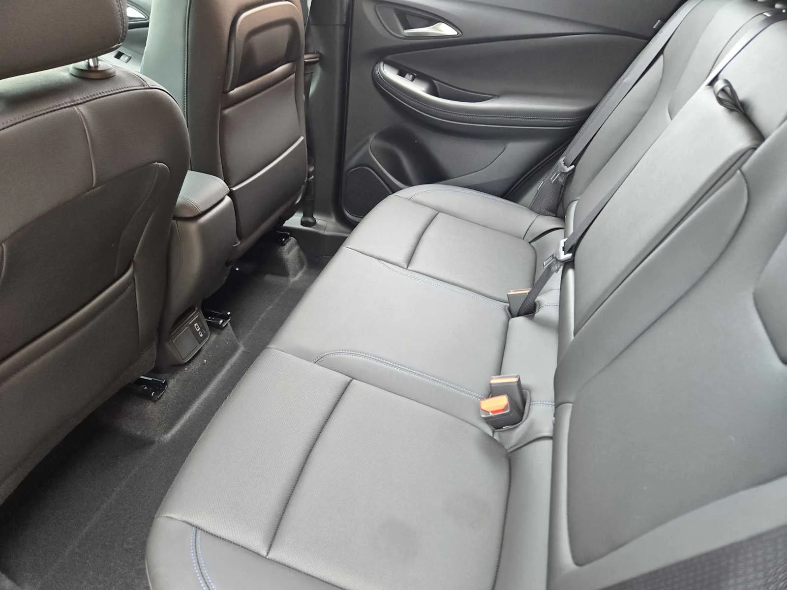 2026 Buick Encore GX Sport Touring - Photo 18