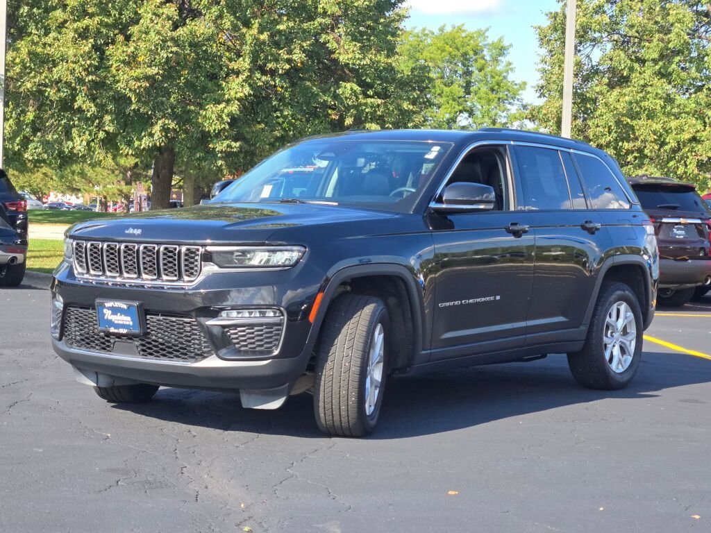 Used 2023 Black Jeep Limited image 5