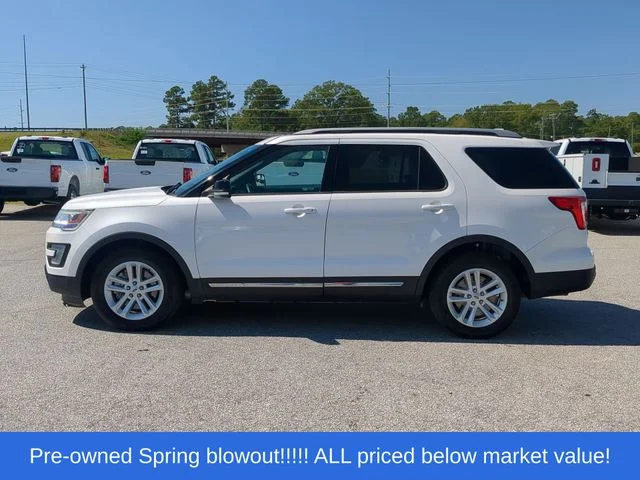 Used 2017 White Ford XLT image 10