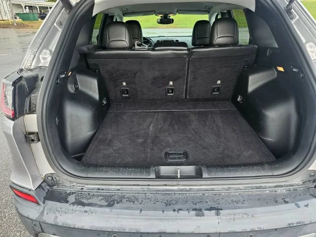 Used 2019 Gray Jeep Limited image 23