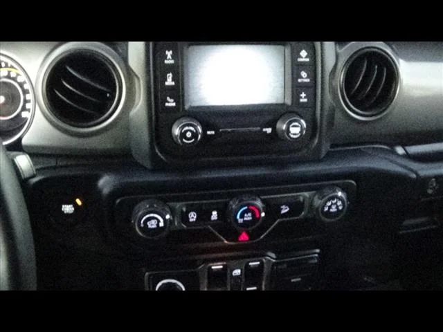 Used 2020 Stingray Jeep SPORT image 13