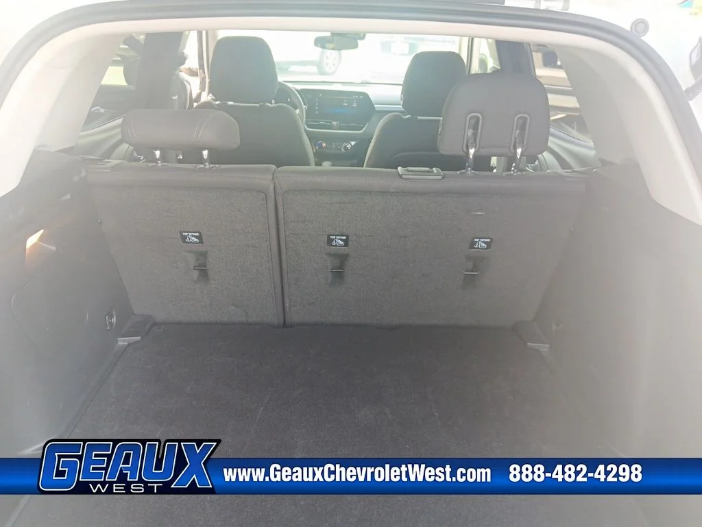 Used 2025 White Chevrolet LT image 26