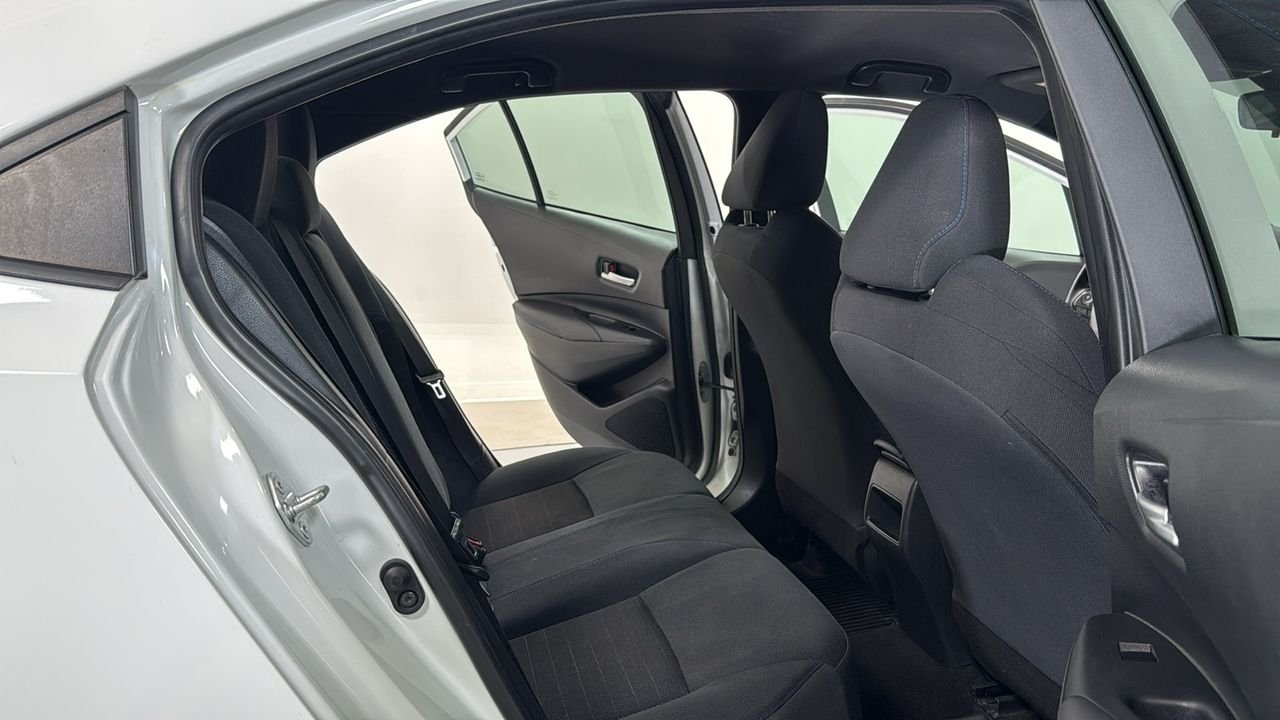 Used 2022 White Toyota SE Nightshade image 17