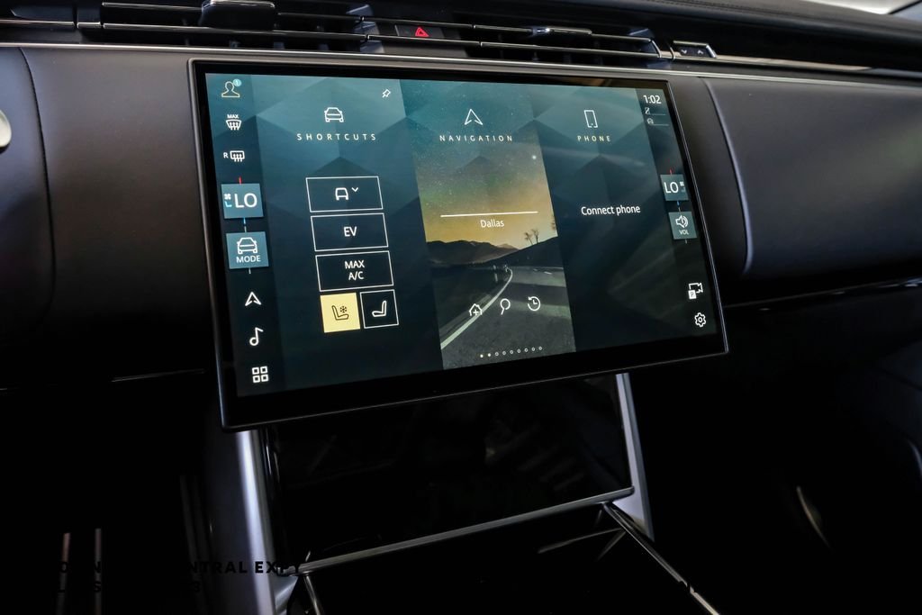 New 2026 Fuji White Land Rover SE image 29