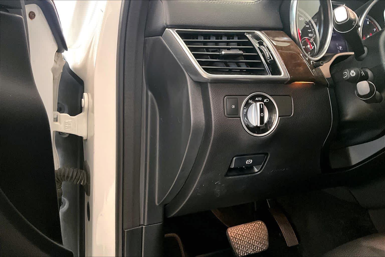 Used 2017 Polar White Mercedes-Benz GLS 450 image 30