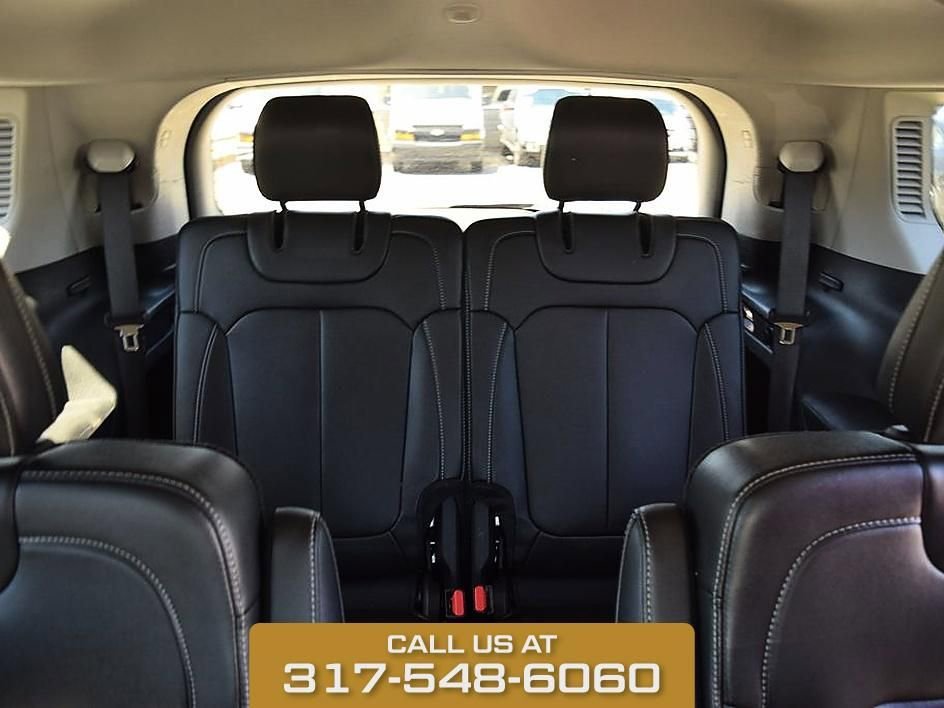 Used 2023 Silver Zynith Jeep Limited image 16